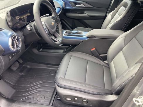 New 2026 Chevrolet Equinox EV LT image 17