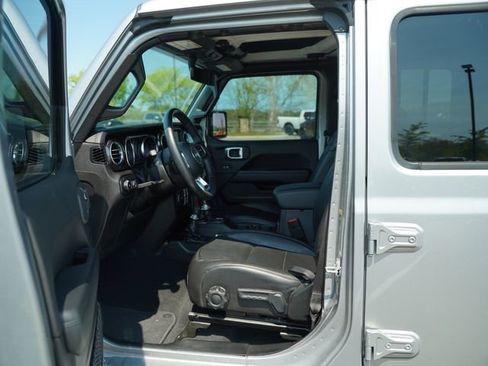 Used 2020 Jeep Wrangler Unlimited Sahara AWD/4WD image 14