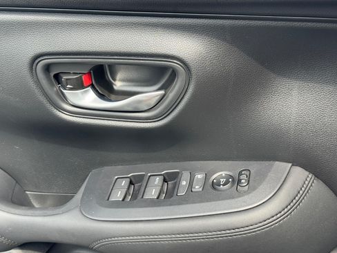 Certified 2026 Honda HR-V LX image 24