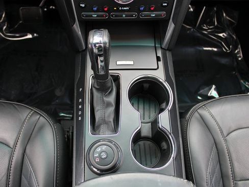 Used 2017 Ford Explorer Platinum image 20