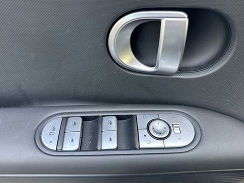 Used 2024 Hyundai Ioniq 5 SE image 11