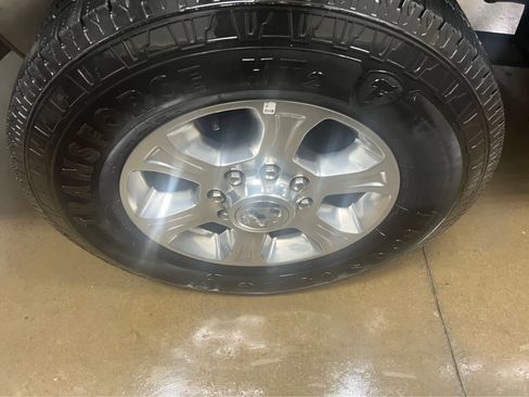 Used 2024 RAM 2500 Big Horn w/ Sport Appearance Package image 13