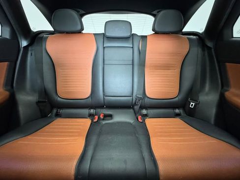 Used 2023 Mercedes-Benz GLC 300 image 7