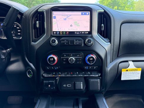 Used 2021 GMC Sierra 2500 Denali w/ Technology Package AWD/4WD image 20