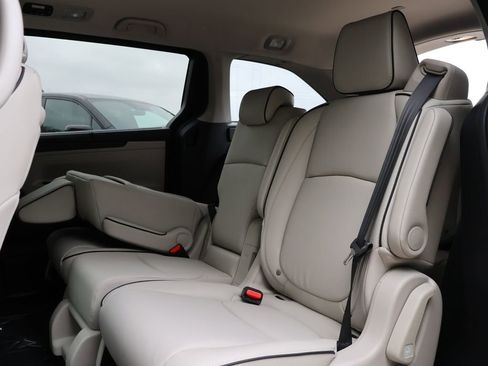 New 2026 Honda Odyssey Touring image 17
