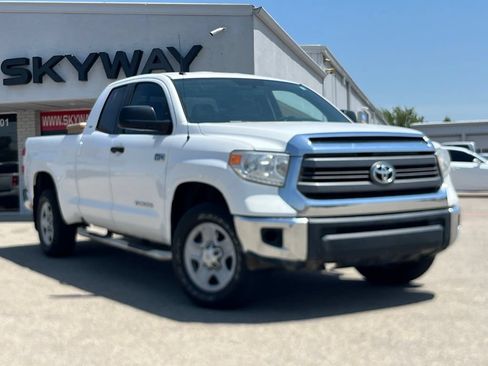 Used 2015 Toyota Tundra SR5 AWD/4WD image 1