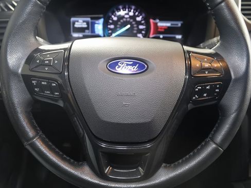 Used 2018 Ford Explorer XLT w/ Equipment Group 202A image 35