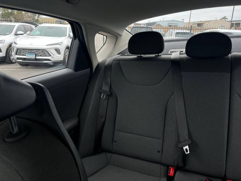 Used 2025 Kia K4 FWD image 40