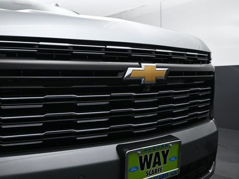 Used 2025 Chevrolet Tahoe High Country AWD/4WD image 13