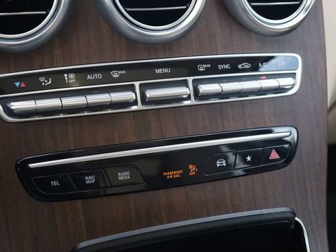 Used 2022 Mercedes-Benz GLC 300 4MATIC w/ Driver Assistance Package image 20