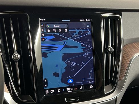 Used 2025 Volvo V60 B5 Cross Country Plus image 19