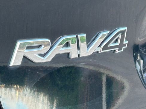 Used 2021 Toyota RAV4 LE image 47