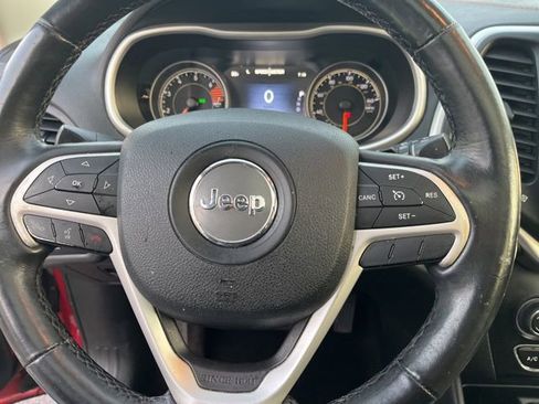 Used 2016 Jeep Cherokee Limited FWD image 20