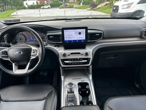 Certified 2023 Ford Explorer XLT w/ Equipment Group 202A AWD/4WD image 6
