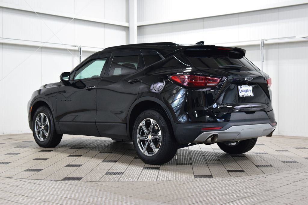 Used 2024 Chevrolet Blazer LT w/ Convenience Package FWD image 6