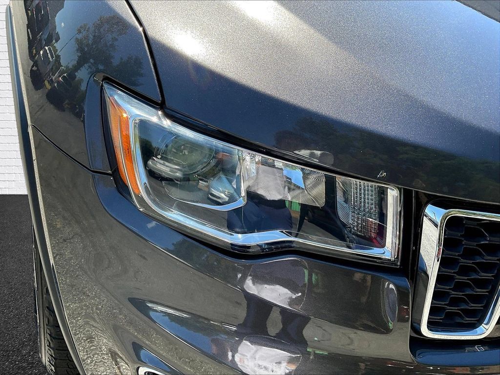 Used 2021 Jeep Grand Cherokee Limited AWD/4WD image 25