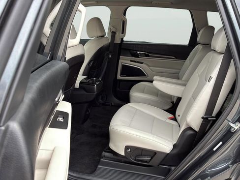 Used 2024 Kia Telluride S w/ S Sunroof Package FWD image 16
