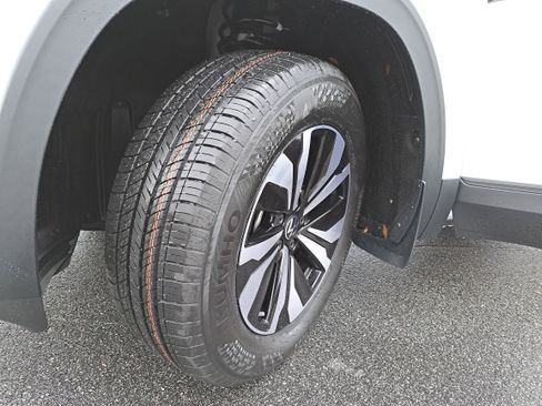 New 2026 Volkswagen Atlas Cross Sport SE image 29