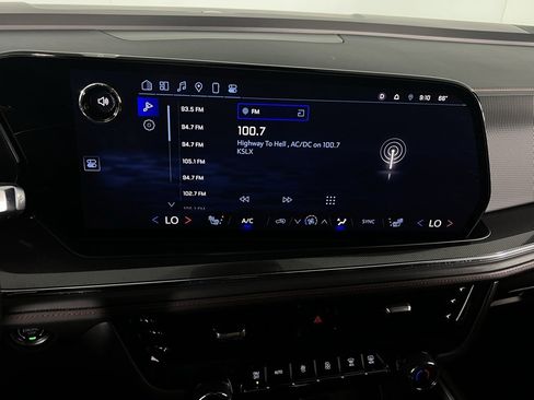 Used 2025 Chevrolet Suburban RST image 21