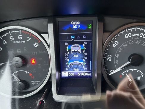 Used 2022 Toyota Tacoma TRD Off-Road w/ Technology Package image 57