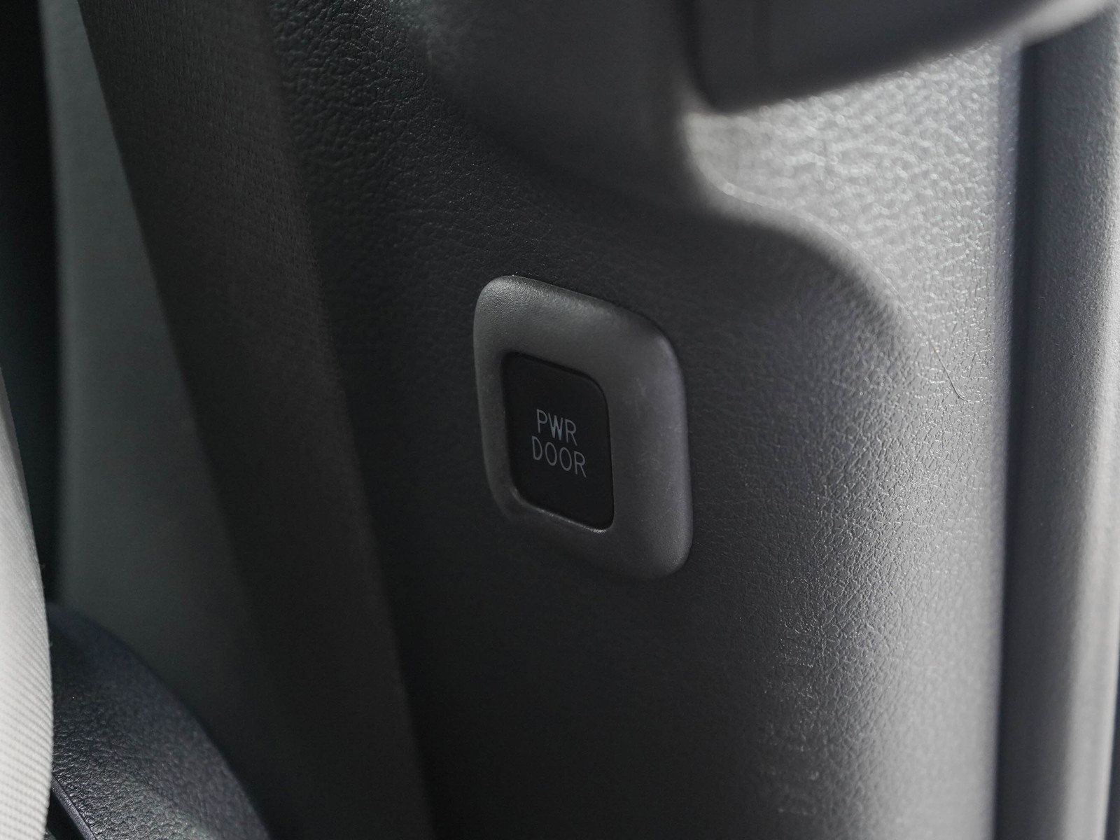 Used 2024 Toyota Sienna LE FWD image 17