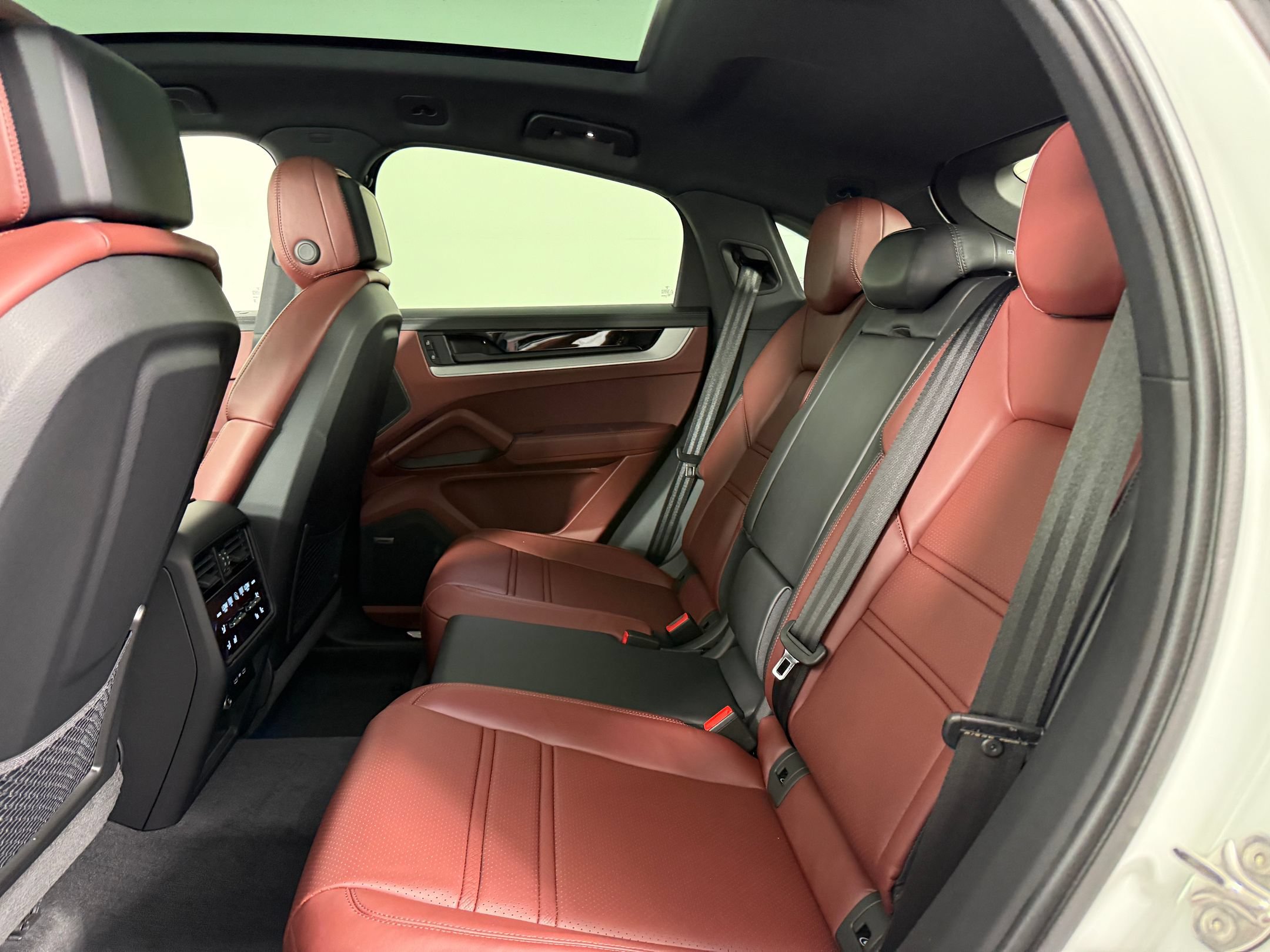 Certified 2026 Porsche Cayenne S AWD/4WD image 18