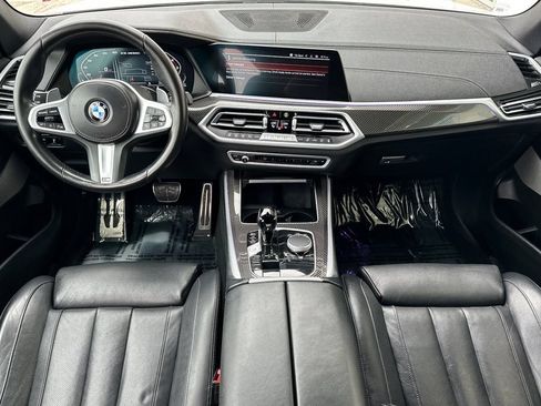 Used 2022 BMW X5 M50i w/ Parking Assistance Package AWD/4WD image 14