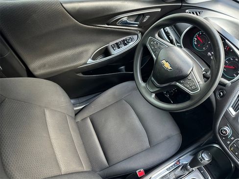 Used 2020 Chevrolet Malibu LT image 23