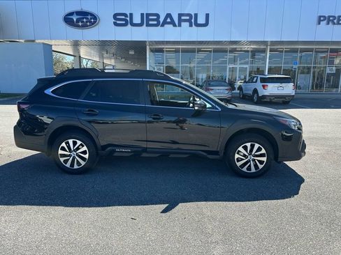 Used 2023 Subaru Outback Premium image 2