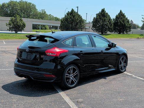 Used 2016 Ford Focus ST w/ Equipment Group 402A FWD image 4
