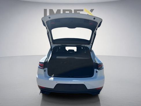 Used 2021 Porsche Macan AWD/4WD image 30