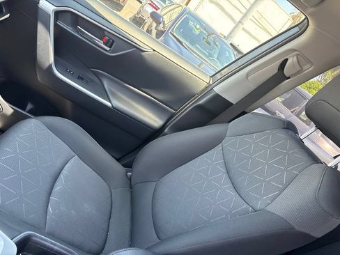 Used 2019 Toyota RAV4 XLE FWD image 20