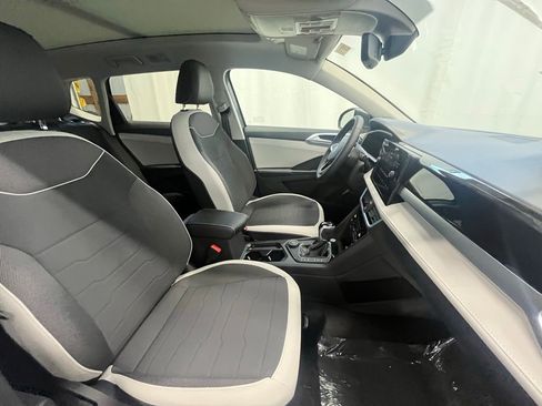 New 2025 Volkswagen Taos SE image 12