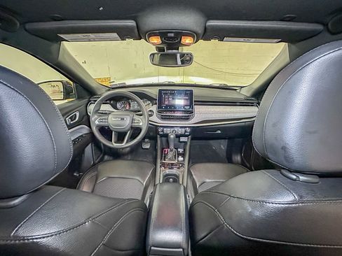 Used 2024 Jeep Compass Latitude image 29