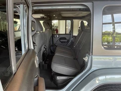 Certified 2024 Jeep Wrangler Unlimited w/ Convenience Group AWD/4WD image 23