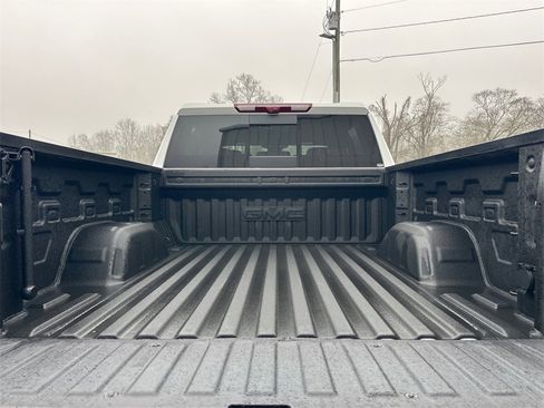 Used 2025 GMC Sierra 1500 AT4X image 19