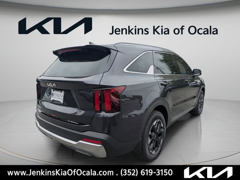 New 2026 Kia Sorento S w/ S Panoramic Sunroof Package FWD image 3