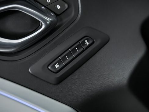 Used 2021 Chevrolet Camaro ZL1 RWD image 15