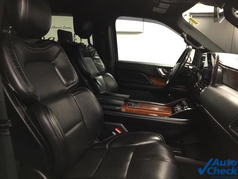 Used 2019 Lincoln Navigator Select w/ Technology Package AWD/4WD image 41