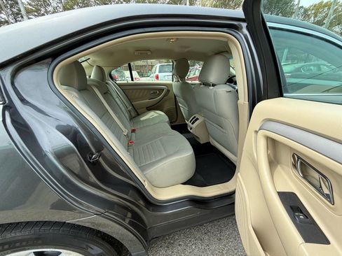 Used 2016 Ford Taurus SE image 13