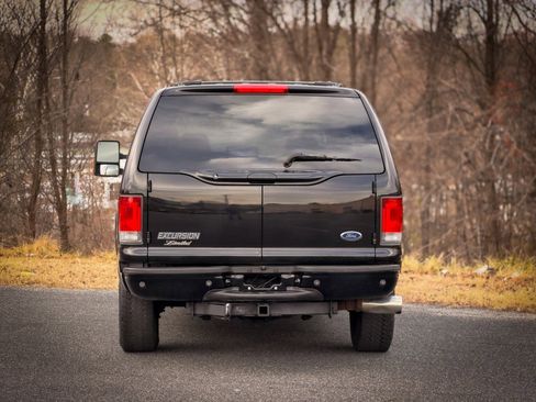 Used 2005 Ford Excursion Limited image 14
