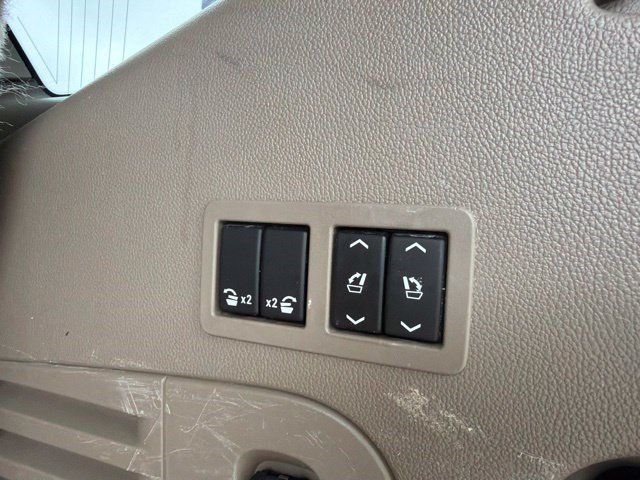 Used 2015 GMC Yukon SLT w/ Open Road Package AWD/4WD image 18