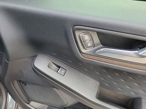 Used 2020 Ford Escape Titanium image 11