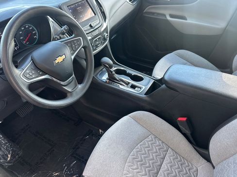Used 2022 Chevrolet Equinox LS FWD image 11