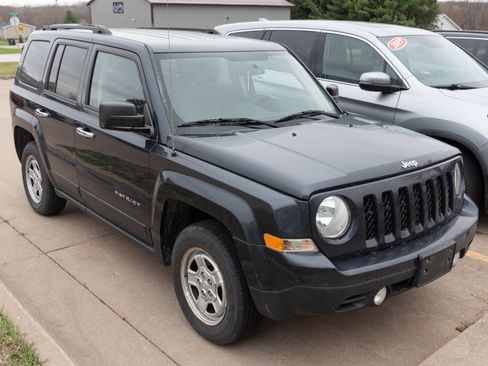 Used 2016 Jeep Patriot Sport w/ Power Value Group image 1