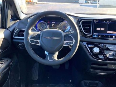 New 2026 Chrysler Voyager LX image 40