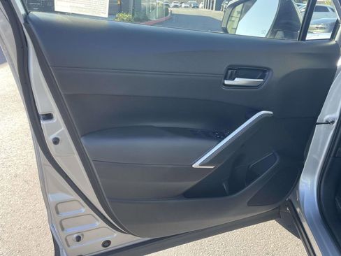 Used 2022 Toyota Corolla Cross XLE w/ Convenience Package image 16