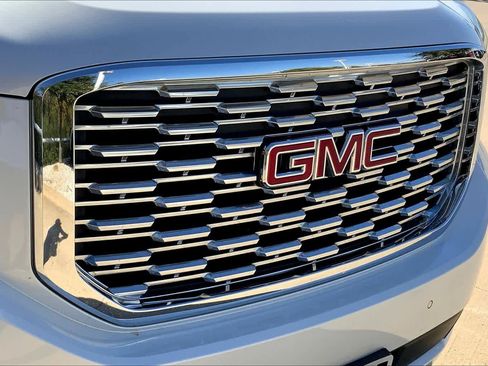 Used 2019 GMC Yukon Denali w/ Open Road Package image 29