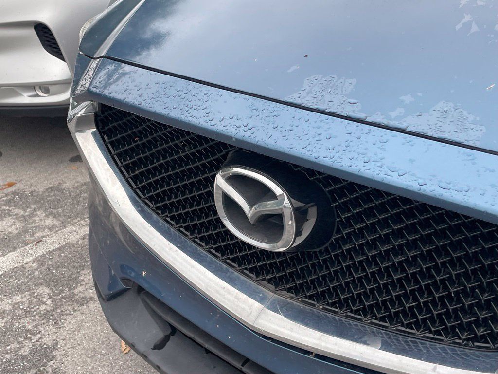 Used 2017 MAZDA CX-5 Touring w/ Preferred Equipment Package AWD/4WD image 4