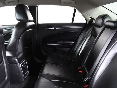 Used 2019 Chrysler 300 Touring L w/ Quick Order Package 22F image 23